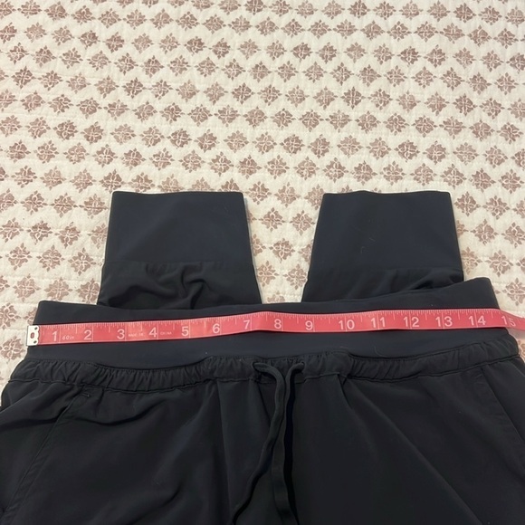Athleta Attitude Black Jogger Yoga Workout Pants Size 6 - Picture 15 of 17
